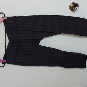 Lululemon Size 8 Wunder Under 23" Crops